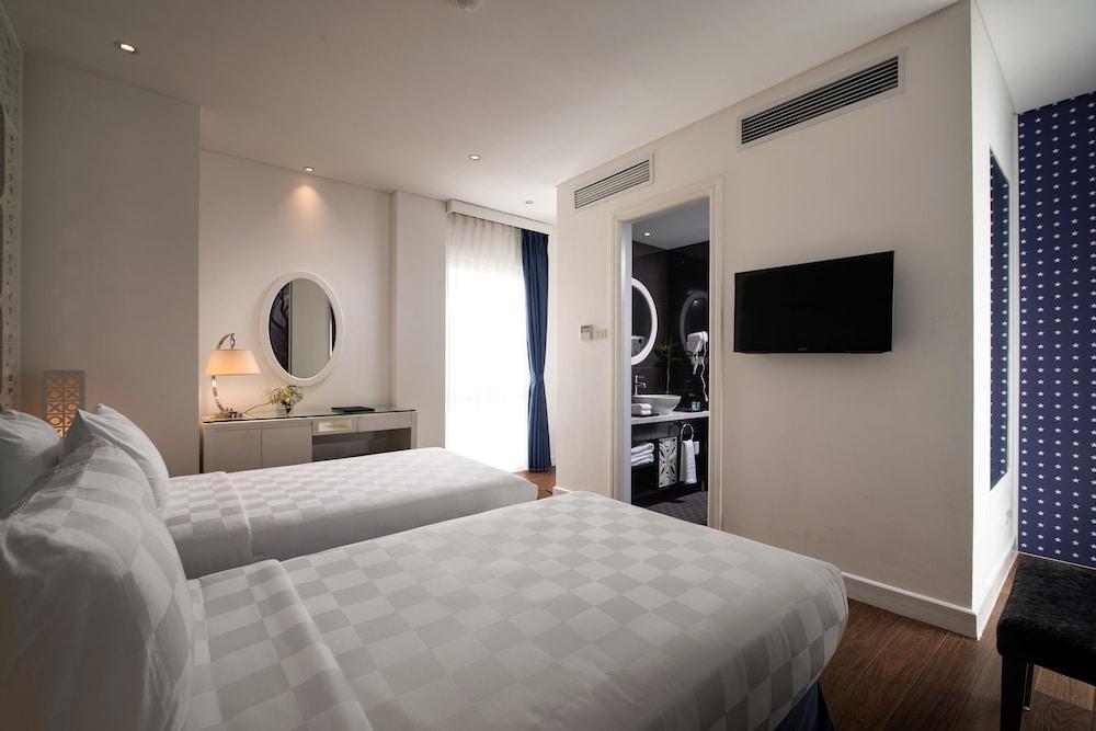 Victor Metropolis & Rooftop Bar 4*